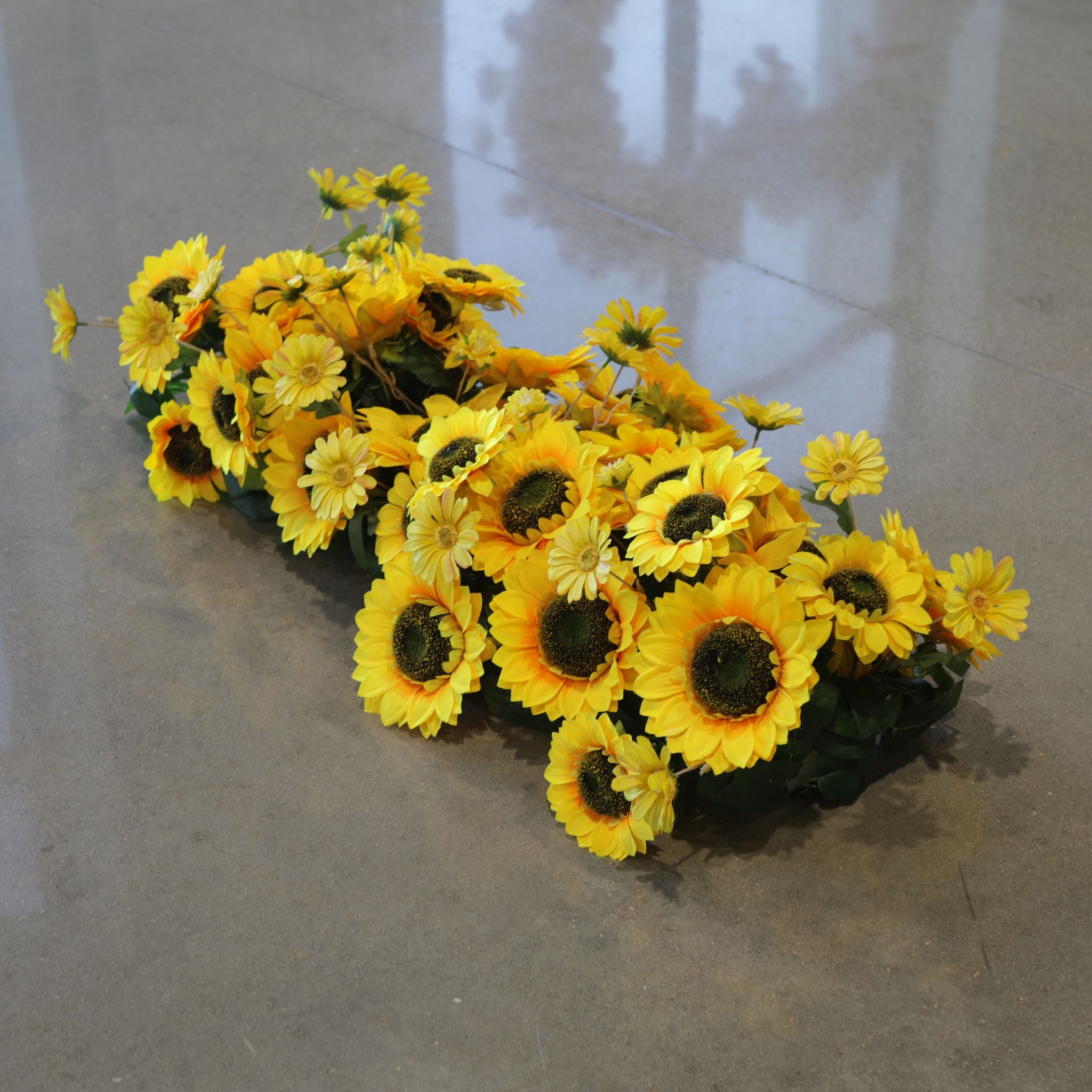 2 pcs/pk Premade Sunflower Backdrop Arch/Table Runner Decor - Default